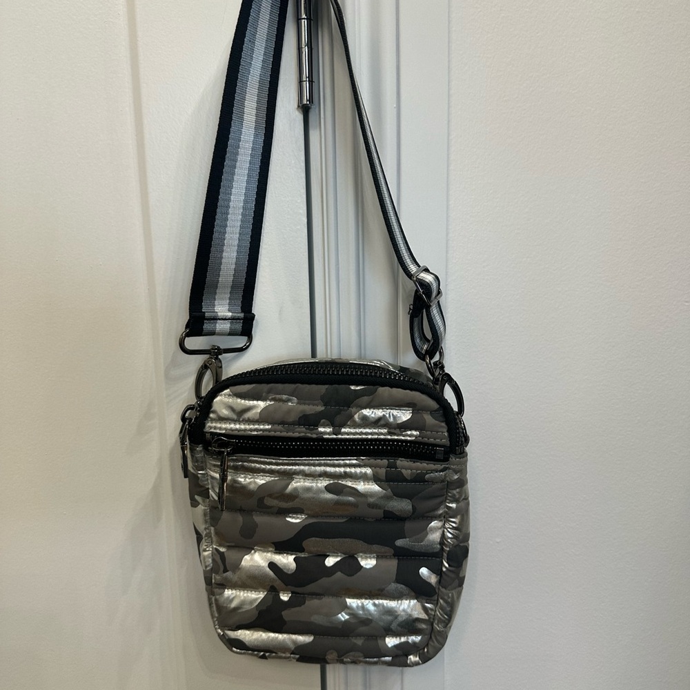 THINK ROYLN Silver/Black Camouflage Crossbody Bag with extra shoulder strap - Picture 3 of 6